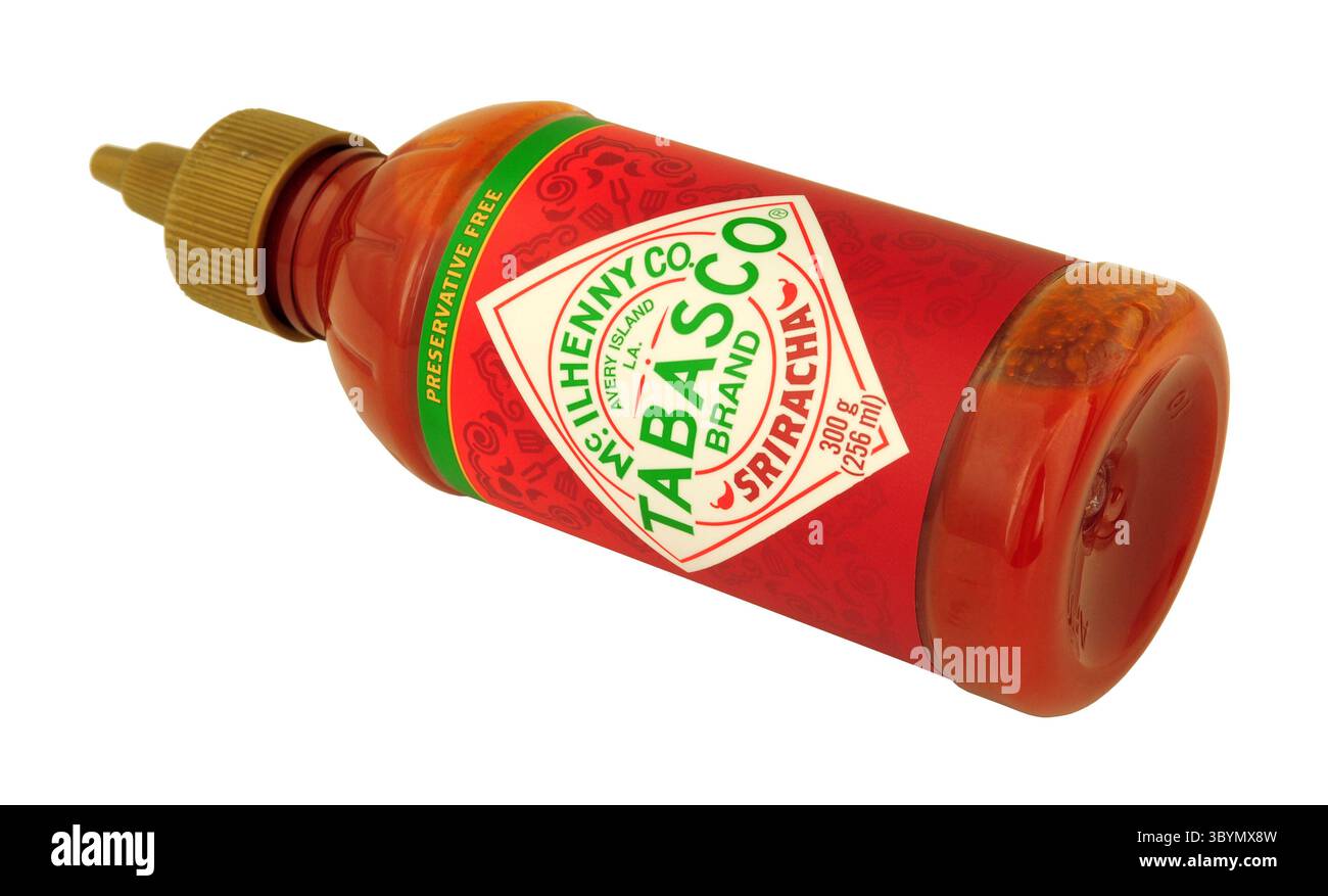 McIlhenny Co Tabasco Sriracha rote Pfeffersoße mit Knoblauch in einer 300-g-Flasche Stockfoto