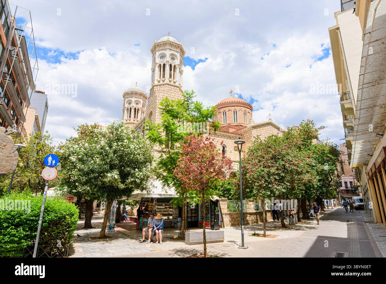 Die Kirche der Himmelfahrt der Jungfrau Maria von Chrysospileotissa, Aiolou Straße, Athen, Griechenland Stockfoto