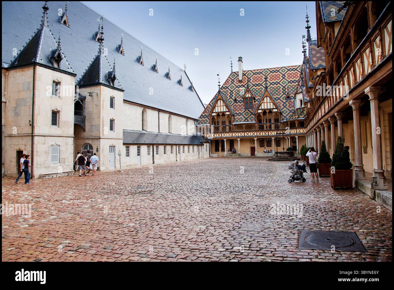 Hospices de Beaune, ein gut erhaltenes Krankenhaus, gegründet 1443 in Beaune-France.vvbvanbree fotografie Stockfoto