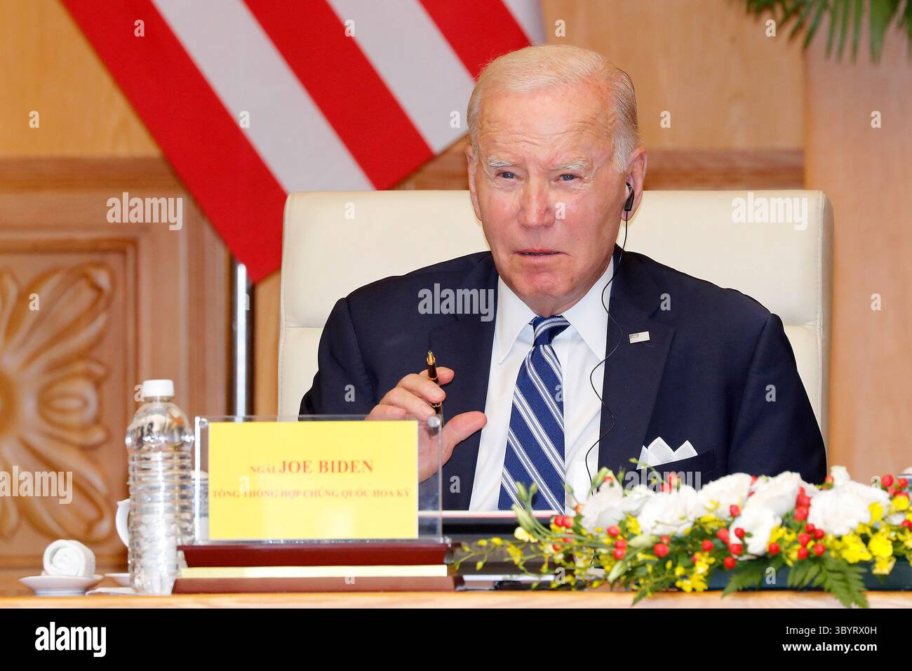 11. September 2023, Hanoi, Vietnam: Hanoi (Vietnam), 11.09.2023.- US-Präsident Joe Biden spricht während eines Rundtischgesprächs im Regierungsbüro in Hanoi, Vietnam, 11. September 2023. Biden kam in Hanoi an, nachdem er am Gipfeltreffen der Gruppe der 20 in Indien teilgenommen hatte. (Kreditbild: © Minh Hoang/POOL via ZUMA Press Wire) Stockfoto