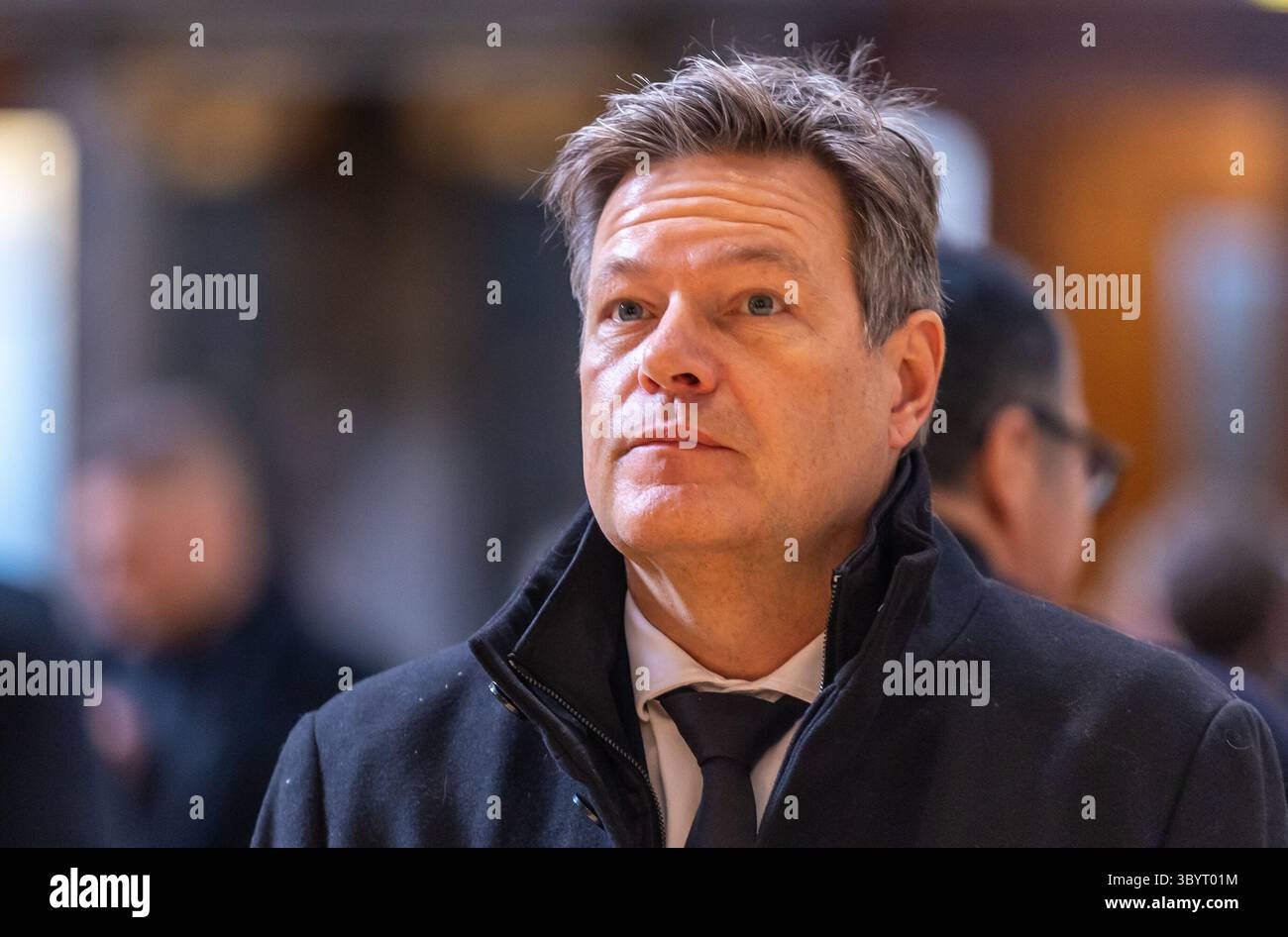 22. Januar 2024, Berlin, Berlin, Deutschland: Berlin (Deutschland).- der deutsche Vizekanzler und Minister für Wirtschaft und Klimaschutz Robert Habeck nimmt an einer evangelischen Gedenkfeier zum Gedenken an den spätkonservativen christdemokratischen Politiker Wolfgang Schaeuble im Berliner Dom am 22. Januar 2024 Teil. Der ehemalige Bundestagspräsident und CDU-Fraktionsvorsitzende Wolfgang Schaeuble starb am 26. Dezember 2023 im Alter von 81 Jahren. (Protestas, Alemanien) (Foto: © Andreas Gora/POOL via ZUMA Press Wire) Stockfoto