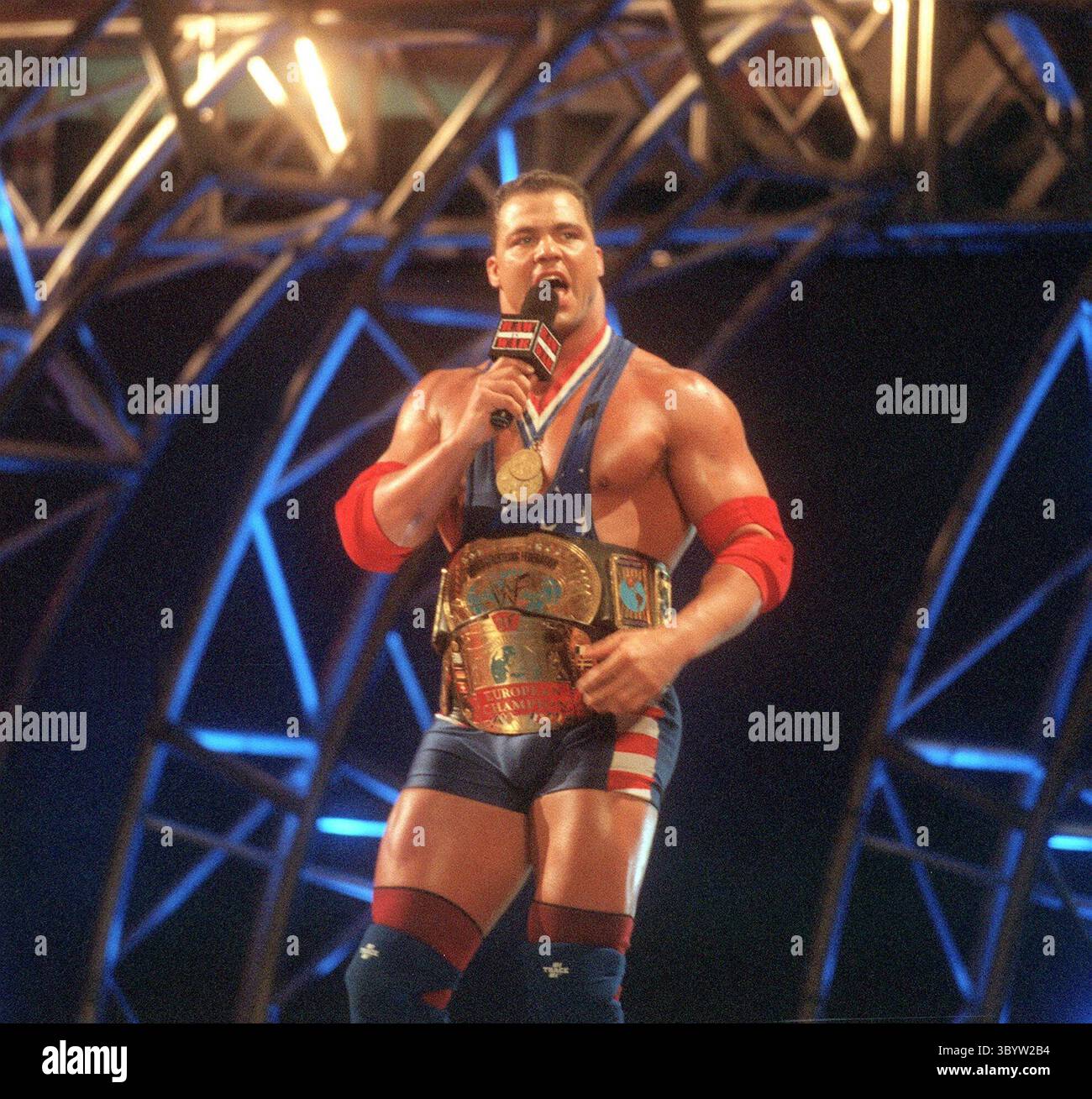 JANUAR 2011 - 31332JBB: RAW IS WAR IN DER CONTINENTAL AIRLINE ARENA, NJ 13/2000.KURT ANGLE. (Bild: © John Barrett/ZUMA Press Wire) Stockfoto