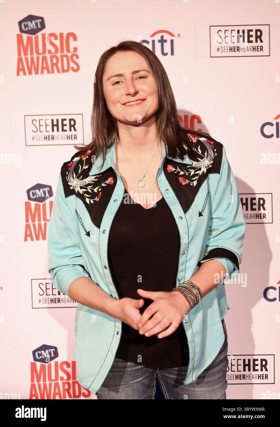 Juni 2019 - Nashville, Tennessee, Vereinigte Staaten - NASHVILLE, TN - 4. JUN: Erin Enderlin nimmt am 4. Juni 2019 an der CMT SeeHerHearHer-Veranstaltung im Cambria Hotel in Nashville, Tenneessee Teil. (Bild: © Debby Wong/ZUMA Press Wire) Stockfoto