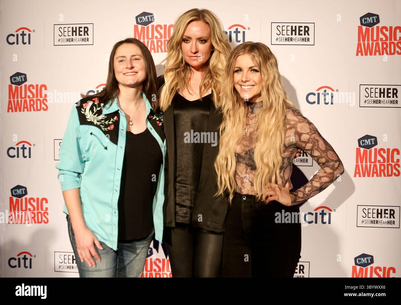 Juni 2019 - Nashville, Tennessee, Vereinigte Staaten - NASHVILLE, TN - 4. JUN: (L-R) Erin Enderlin, Clare Dunn und Lindsay Ell nehmen am 4. Juni 2019 im Cambria Hotel in Nashville, Tenneessee, Teil. (Bild: © Debby Wong/ZUMA Press Wire) Stockfoto