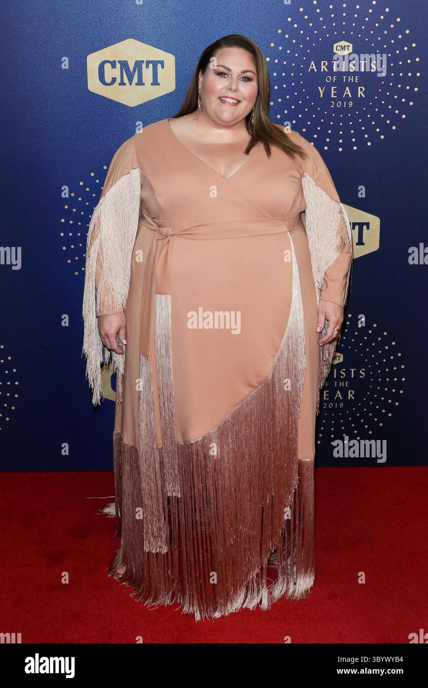 Oktober 2019, Nashville, Tennessee, Vereinigte Staaten: NASHVILLE, ZEHN – 16. OCT: Chrissy Metz nimmt 2019 am 16. Oktober 2019 an der CMT Artists of the Year im Schermerhorn Symphony Center in Nashville, Tennessee Teil. Prominente nehmen an den CMT Artists of the Year Awards 2019 im Schermerhorn Symphony Center in Nashville, Tennessee, Teil. (Bild: © Debby Wong/ZUMA Press Wire) Stockfoto
