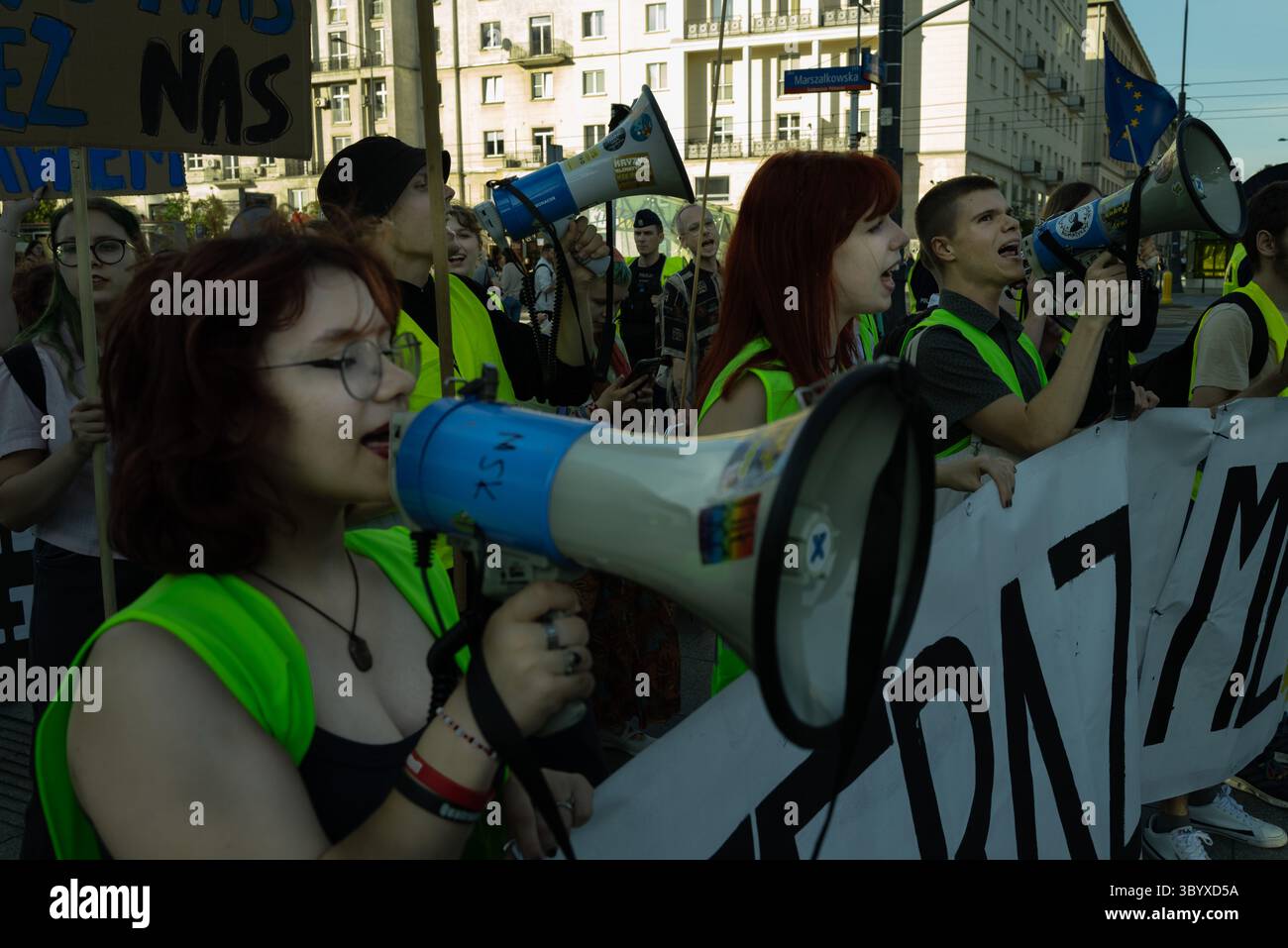 7. Juni 2024, Warschau, Mazowiecka, Polen: Mehrere Dutzend Demonstranten protestieren gegen die Klimapolitik der Regierung und fordern eine sichere Zukunft für die heutige Generation. (Bild: â Jaap Arriens/ZUMA Press Wire) Stockfoto