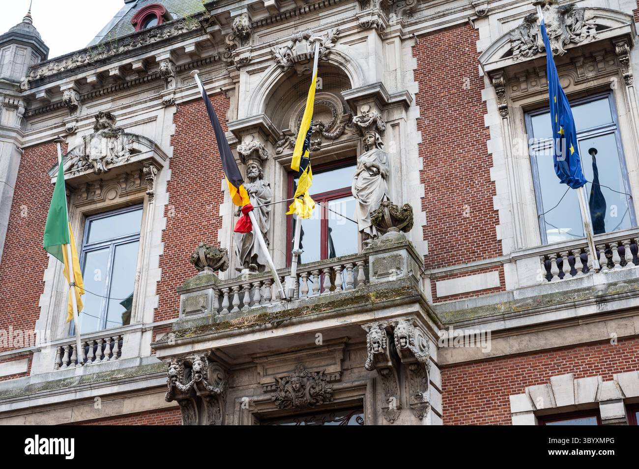 Monumentales Rathaus und Platz von Wetteren, Ostflandern, Belgien 5. Juli 2025 Stockfoto