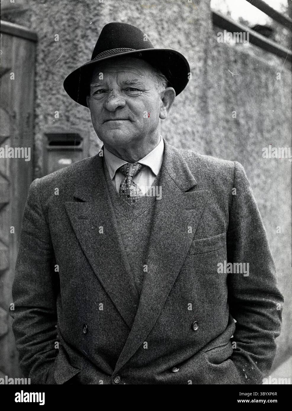 1. April 1957: Josef Sepp Dietrich (* 28. Mai 1892CApril 21/22, 1966) war ein deutscher Waffen-SS-General, ein SS-OberstgruppenfŸhrer und einer der engsten Männer von A. Hitler. Für seine Kriegsdienste war er einer von nur 27 Männern, die das Ritterkreuz des Eisernen Kreuzes mit Eichenblättern, Schwertern und Diamanten erhielten. (Kreditbild: © Keystone Press Agency/ZUMA Press Wire) Stockfoto