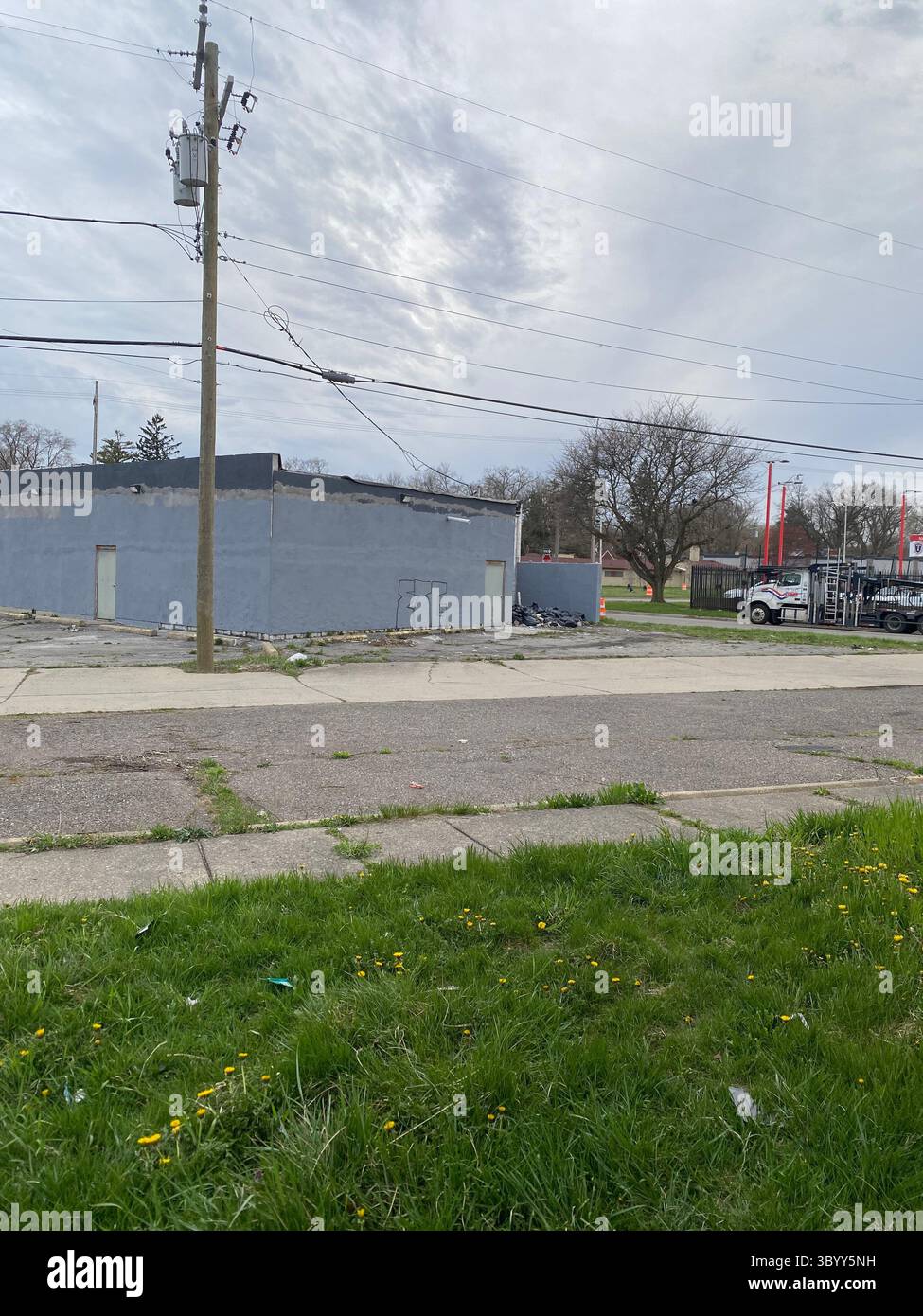 W7M ScoreGang Crips, eine Detroit-basierte Crips-Untergruppe, ausgesprochen „West Seven Mile Sko-Gang Krips“ oder „Dub Seven M Sko-Gang Krips“ - Smartphone-aufgenommenes Stockfoto