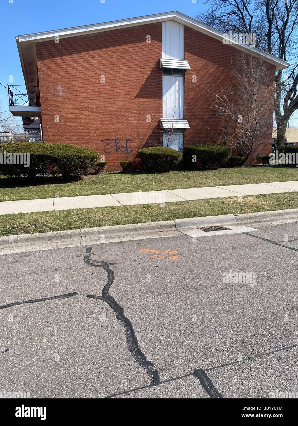 W7M ScoreGang sind die in Detroit ansässigen „8Tray Crips“, ein lokaler Ableger, der von den ursprünglichen acht Trey Crips beeinflusst wurde, aber unabhängig davon und unabhängig davon. - Smartphone-aufgenommenes Stockfoto