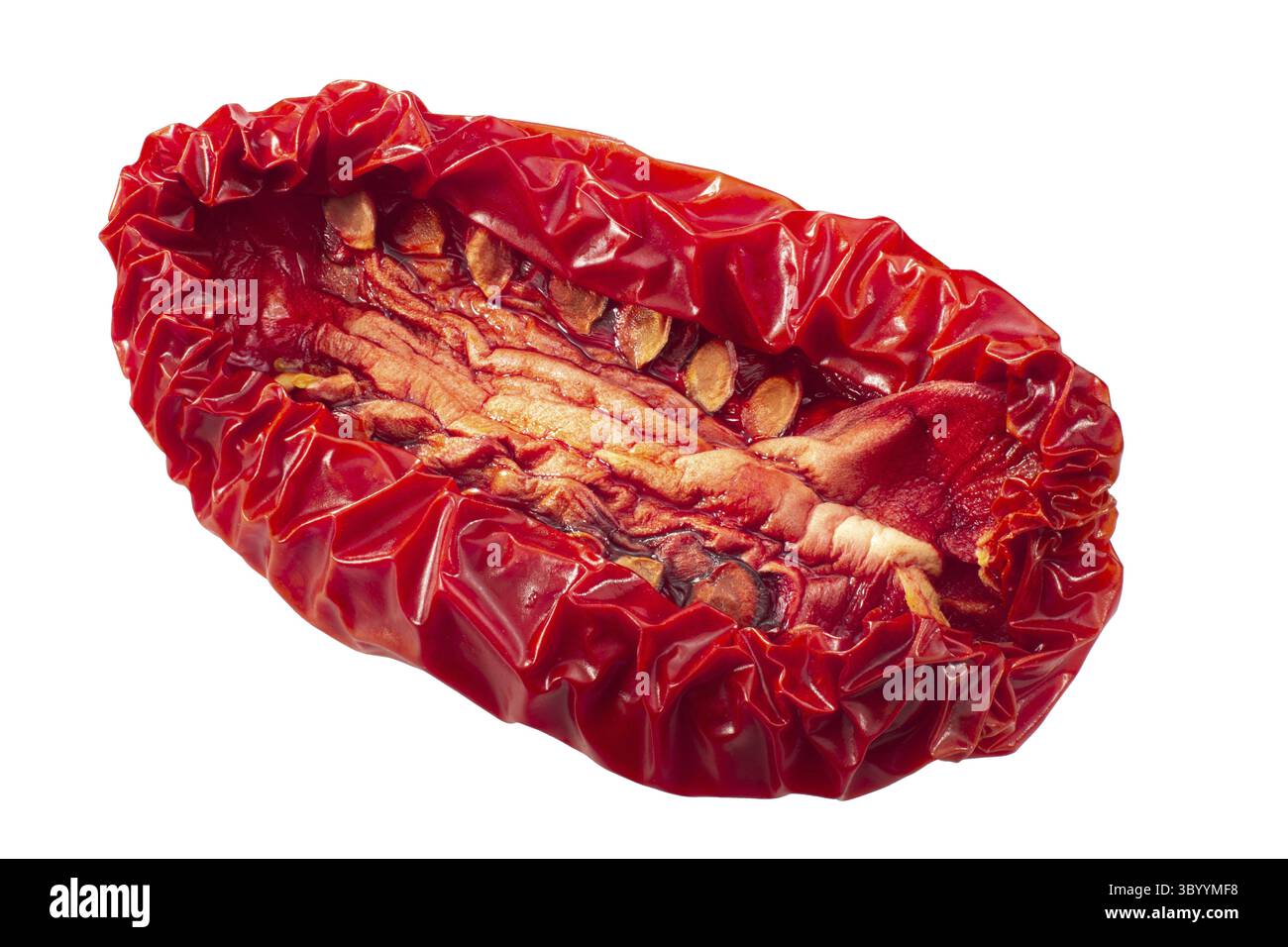 Getrockneten oder getrockneten Pflaumen Tomaten Hälfte, isoliert Stockfoto