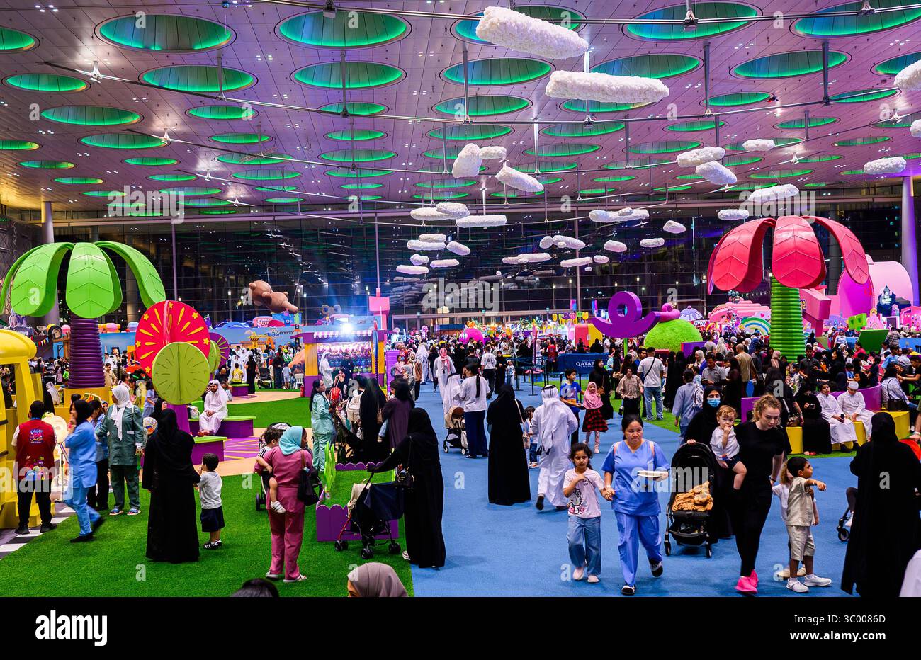 KATAR TOY FESTIVAL IN DOHA Ein allgemeiner Überblick über das Katar Toy Festival im Doha Exhibition and Convention Center DECC in Doha, Katar, am 19. Juli 2025. Stockfoto