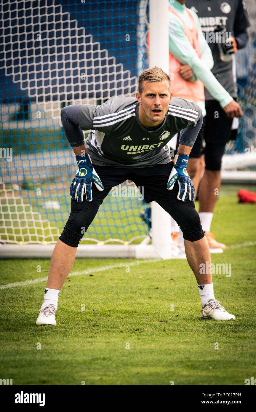 14. Juli 2022, Dänemark, Kopenhagen: Kopenhagen, Dänemark. Juli 2022. Torhüter Kalle Johnsson vom FC Kopenhagen während eines Vorsaisontrainings im FC Kopenhagen zu sehen., Credit:Tobias Jorgensen / ZUMA Press (Credit Image: © Tobias Jorgensen/Gonzales Foto via ZUMA Press) Stockfoto