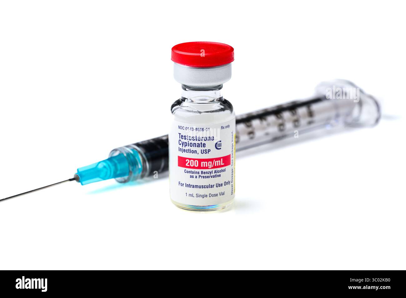 Seattle - 20. Juli 2025; Testosteron Cypionate Plan III kontrollierte Substanz Durchstechflasche und Nadel Stockfoto