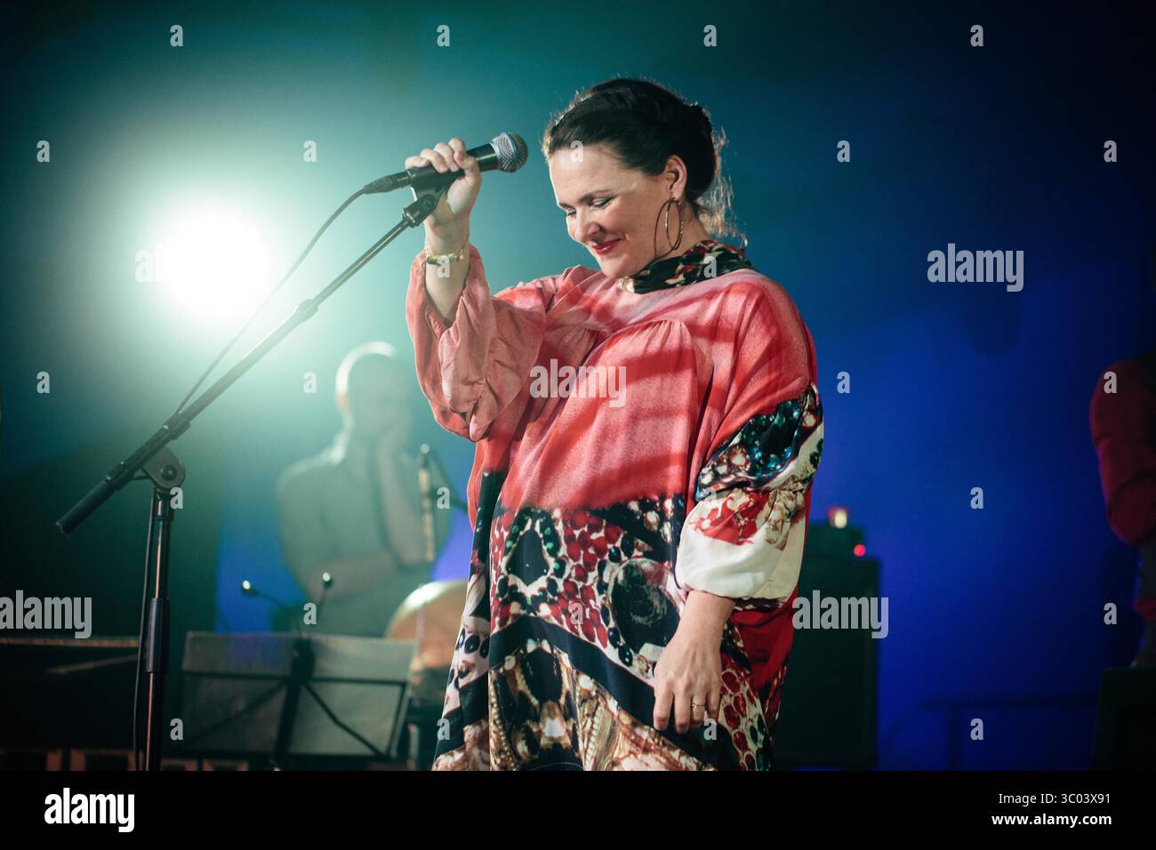 24. Februar 2017 - Kopenhagen, England, Dänemark - Emiliana Torrini und der Kolorist geben ein Live-Konzert im StÃÂ¸dpudelageret in Kopenhagen. Dänemark, 24/02 2017. (Foto: © Malthe Ivarsson/Gonzales Foto via ZUMA Press) Stockfoto