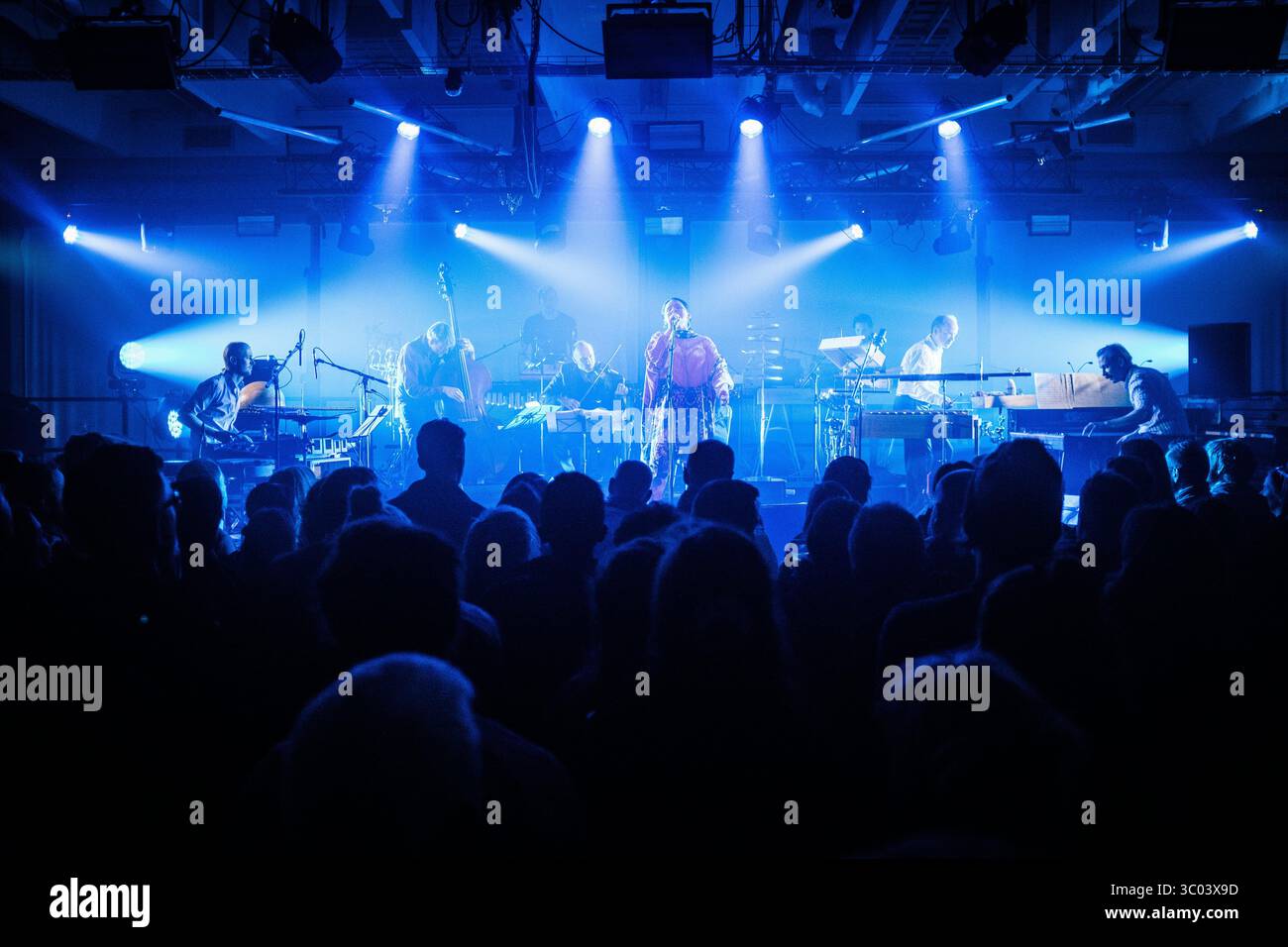 24. Februar 2017 - Kopenhagen, England, Dänemark - Emiliana Torrini und der Kolorist geben ein Live-Konzert im StÃÂ¸dpudelageret in Kopenhagen. Dänemark, 24/02 2017. (Foto: © Malthe Ivarsson/Gonzales Foto via ZUMA Press) Stockfoto