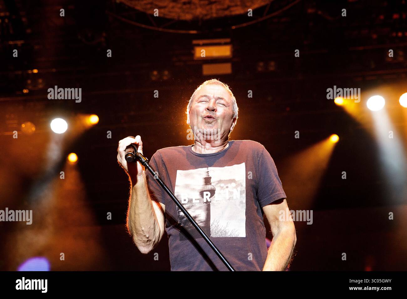 November 2017 - Kopenhagen, Dänemark - Dänemark, Kopenhagen - 13. November 2017. Die englische Rockband Deep Purple gibt ein Live-Konzert in Valby Hallen. Hier ist Sänger und Songwriter Ian Gillan live auf der Bühne zu sehen. (Foto: Gonzales Photo - Peter Troest) (Foto: © Peter Troest/Gonzales Photo via ZUMA Press) Stockfoto