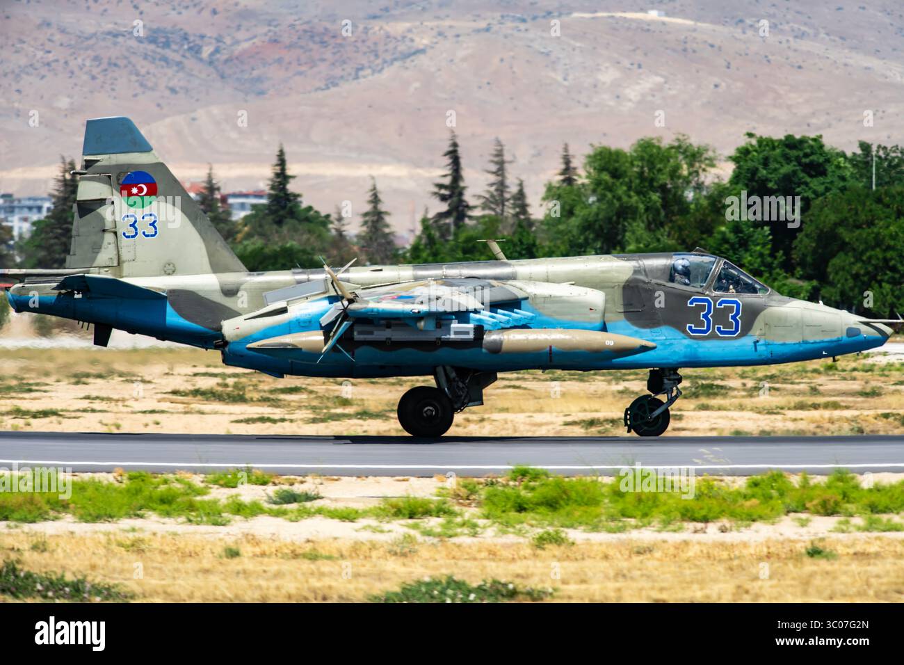 Die Übungen des Anatolischen Adlers 2023 werden in Konya fortgesetzt, zwei Sukhoi SU-25 der aserbaidschanischen Luftwaffe Konya Turkije Konya 07 01 2023 Stockfoto