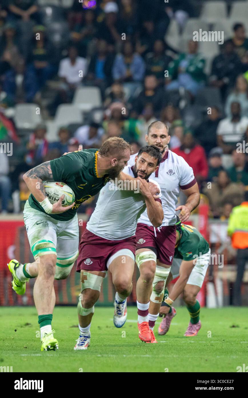 RG Snyman verteidigt einen georgischen Spieler während des Spiels der Castle Lager Incoming Series 2025 zwischen Südafrika und Georgia im Mbombela Stadium in Nelspru Stockfoto