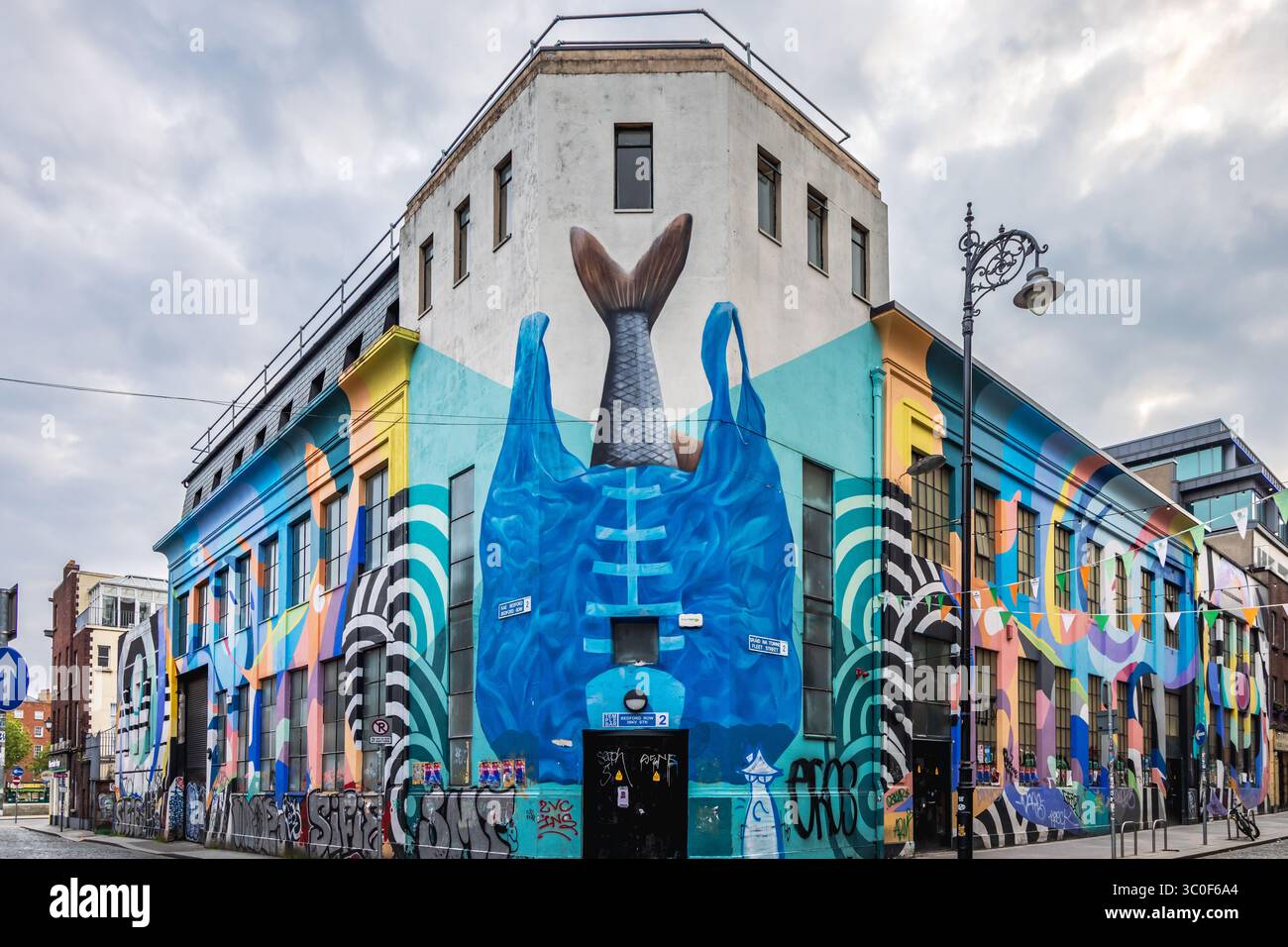 Climate III Wandgemälde von Art Collective Subset im Temple Bar Viertel von Dublin Stockfoto