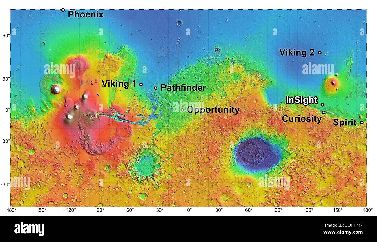 4. September 2014 – Pasadena, Kalifornien, USA – der Prozess der Auswahl eines Standorts für die nächste Landung der NASA auf dem Mars, der für September 2016 geplant ist, hat sich auf vier nahe beieinander liegende Halbfinalisten in der Region Elysium Planitia auf dem Mars beschränkt. Die Mission, die unter dem Akronym Insight bekannt ist, untersucht das Innere des Roten Planeten und nicht die Oberflächenmerkmale, um das Verständnis der Prozesse zu verbessern, die die felsigen Planeten des inneren Sonnensystems, einschließlich der Erde, bildeten und formten. Die Lage der Halbedelplätze für Einblicke in die Halbfinalisten ist auf dieser fast globalen topografischen Karte angegeben Stockfoto