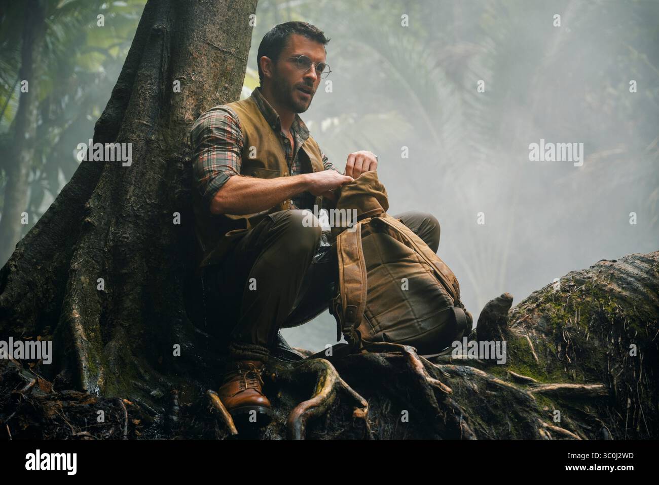 JONATHAN BAILEY in JURASSIC WORLD REBIRTH (2025), Regie: GARETH EDWARDS. Quelle: UNIVERSELLE BILDER/Album Stockfoto