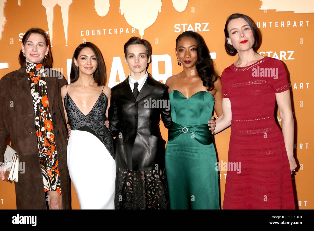 Dezember 2018 - Los Angeles, CA, USA - LOS ANGELES - 3. Dezember: Christiane Paul, Nazanin Boniadi, Sara Serraiocco, Betty Gabriel, Olivia Williams bei der Counterpoint Staffel 2 Premiere im ArcLight Hollywood am 3. Dezember 2018 in Los Angeles, CA (Kreditbild: © Kathy Hutchins Via ZUMA Wire) Stockfoto