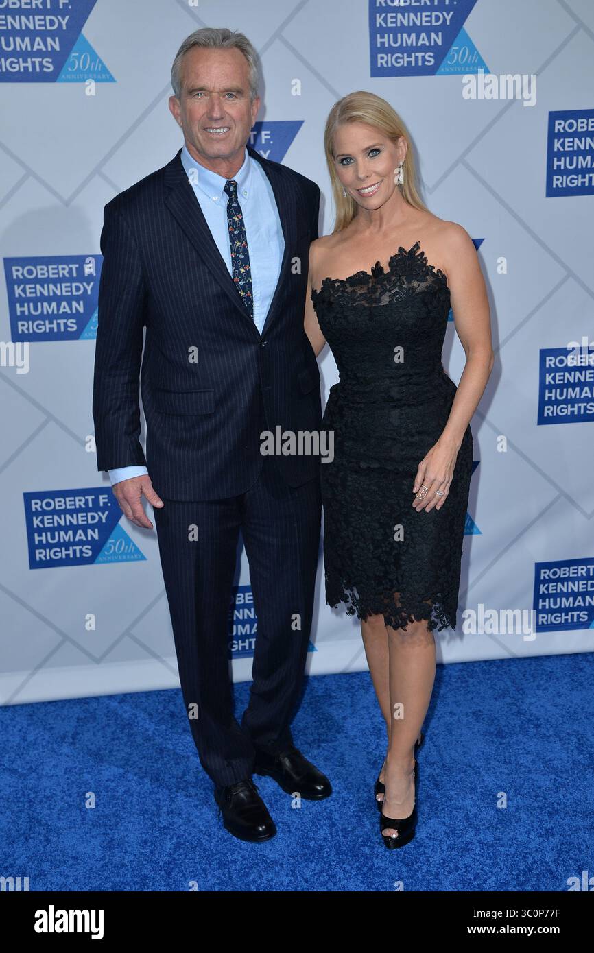 12. Dezember 2018 - New York, NY, USA - 12. Dezember 2018 New York City. Robert F. Kennedy Jr und Cheryl Hines nehmen am 12. Dezember 2018 am 50. Jahrestag der Ripple of Hope Awards in New York City Teil. (Foto: © Kristin Callahan/Ace Pictures via ZUMA Press) Stockfoto