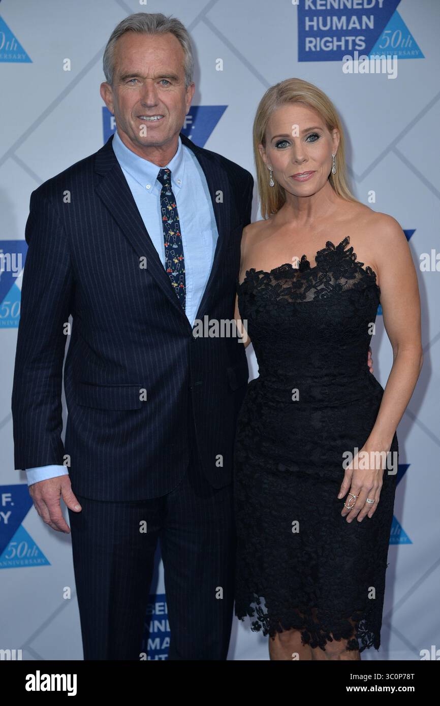 12. Dezember 2018 - New York, NY, USA - 12. Dezember 2018 New York City. Robert F. Kennedy Jr und Cheryl Hines nehmen am 12. Dezember 2018 am 50. Jahrestag der Ripple of Hope Awards in New York City Teil. (Foto: © Kristin Callahan/Ace Pictures via ZUMA Press) Stockfoto