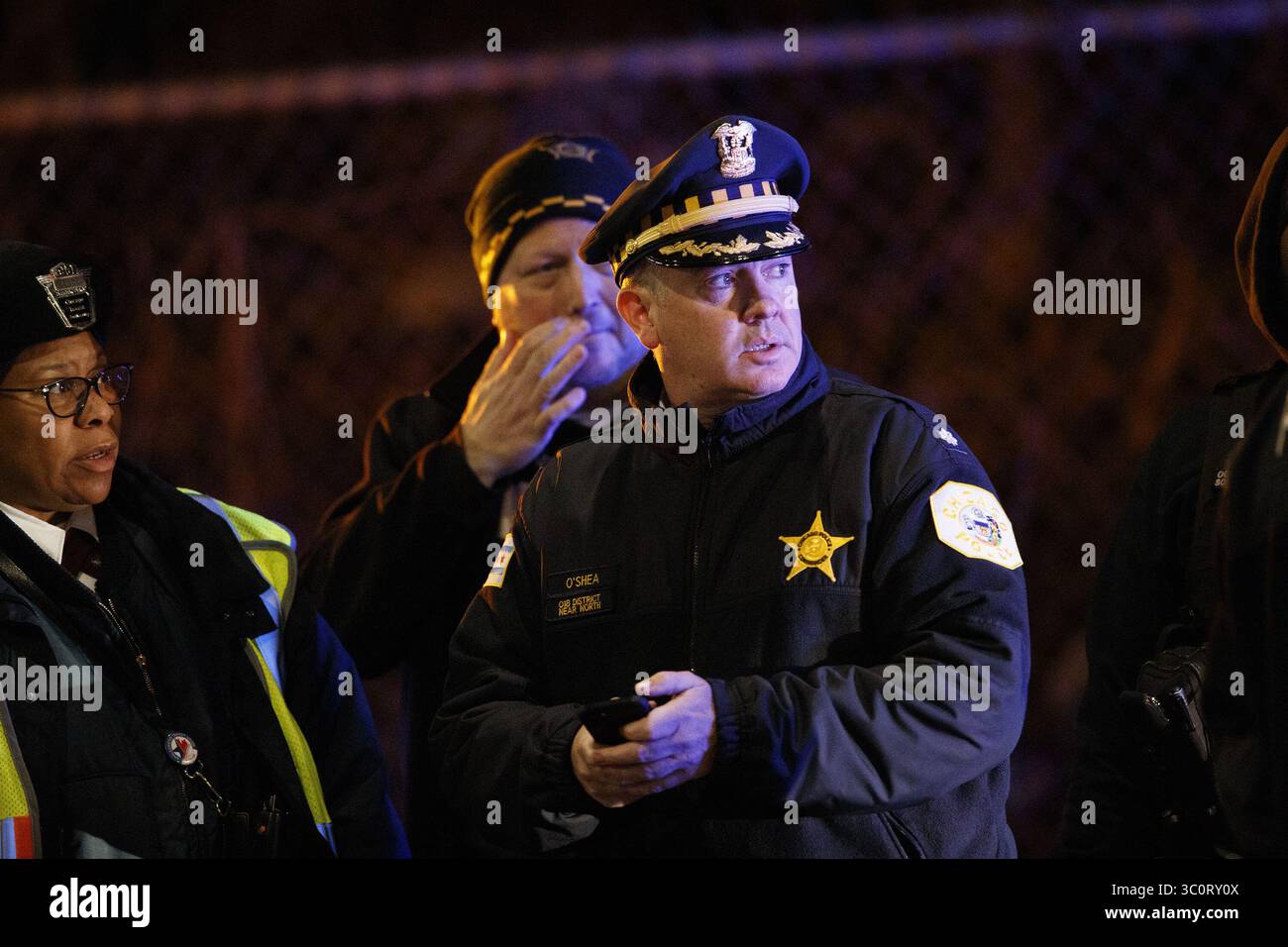 17. Dezember 2018 – Chicago, Illinois, USA – die Polizei arbeitet am Tatort, an dem zwei Polizisten getötet wurden, nachdem sie am Montag, den 17. Dezember 2018, von einem South Shore-Zug in der Nähe der 103rd Street und der Dauphin Avenue in Chicago getroffen wurden. (Bild: © Armando L. Sanchez/Chicago Tribune/TNS via ZUMA Wire) Stockfoto