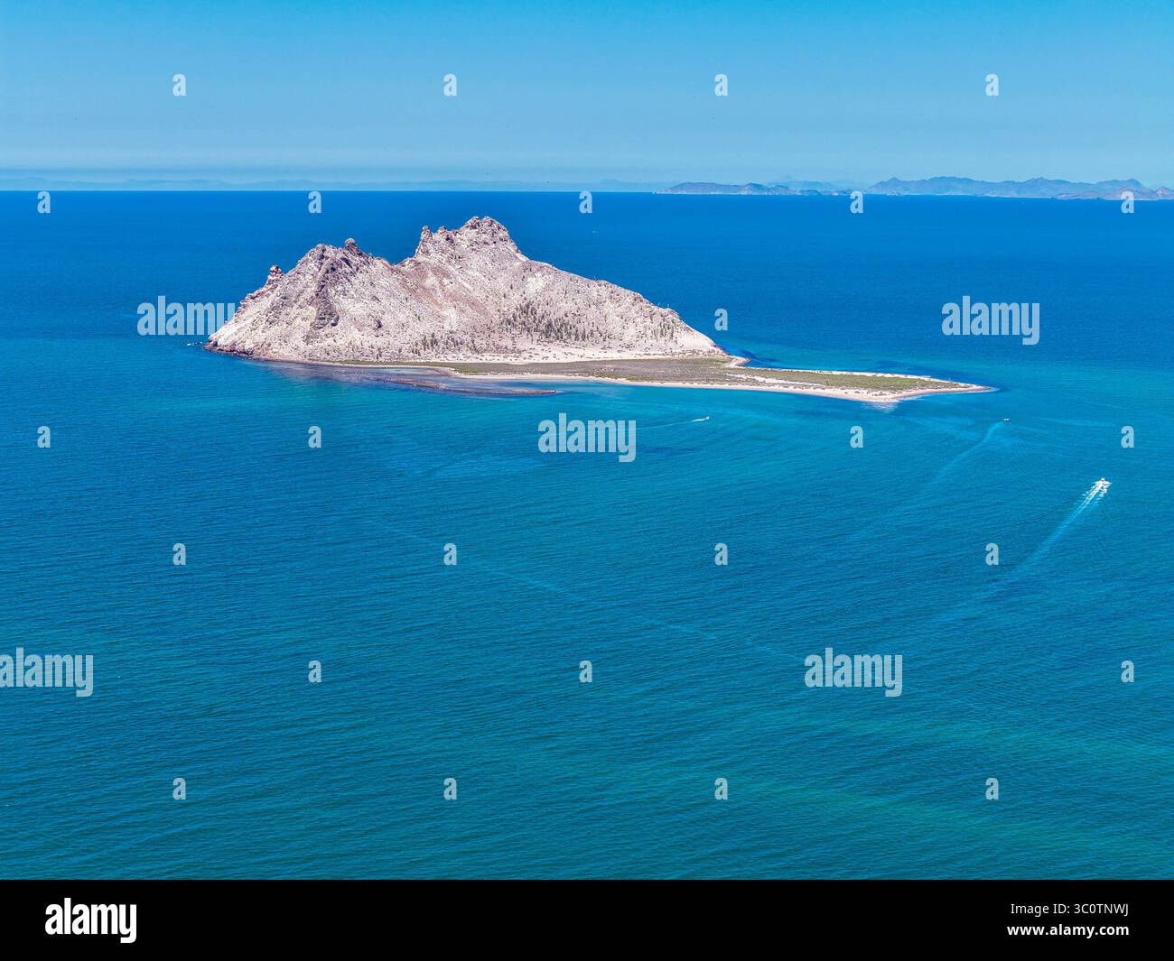 Alcatraz Island in der Kino Bay, in der Gemeinde Hermosillo, Teil des Golfs von Kalifornien, auch bekannt als das Meer von Cortez oder Bermejo Meer, in der zentralwestlichen Region des Bundesstaates Sonora, in der Sonora Wüste und an der Küste des Meeres von Cortez. Die mexikanische Stadt Kino Viejo (Foto: Luis Gutierrez/Norte Photo) Isla Alcatraz en Bahía de Kino en municipio de Hermosillo 2025, parte del golfo de California también como mar de Cortés o mar Bermejo, en la Región Centro-oeste del estado de Sonora, en la Zona del desierto sonorense y en la costa del mar de Cortés. pueblo mexica Stockfoto