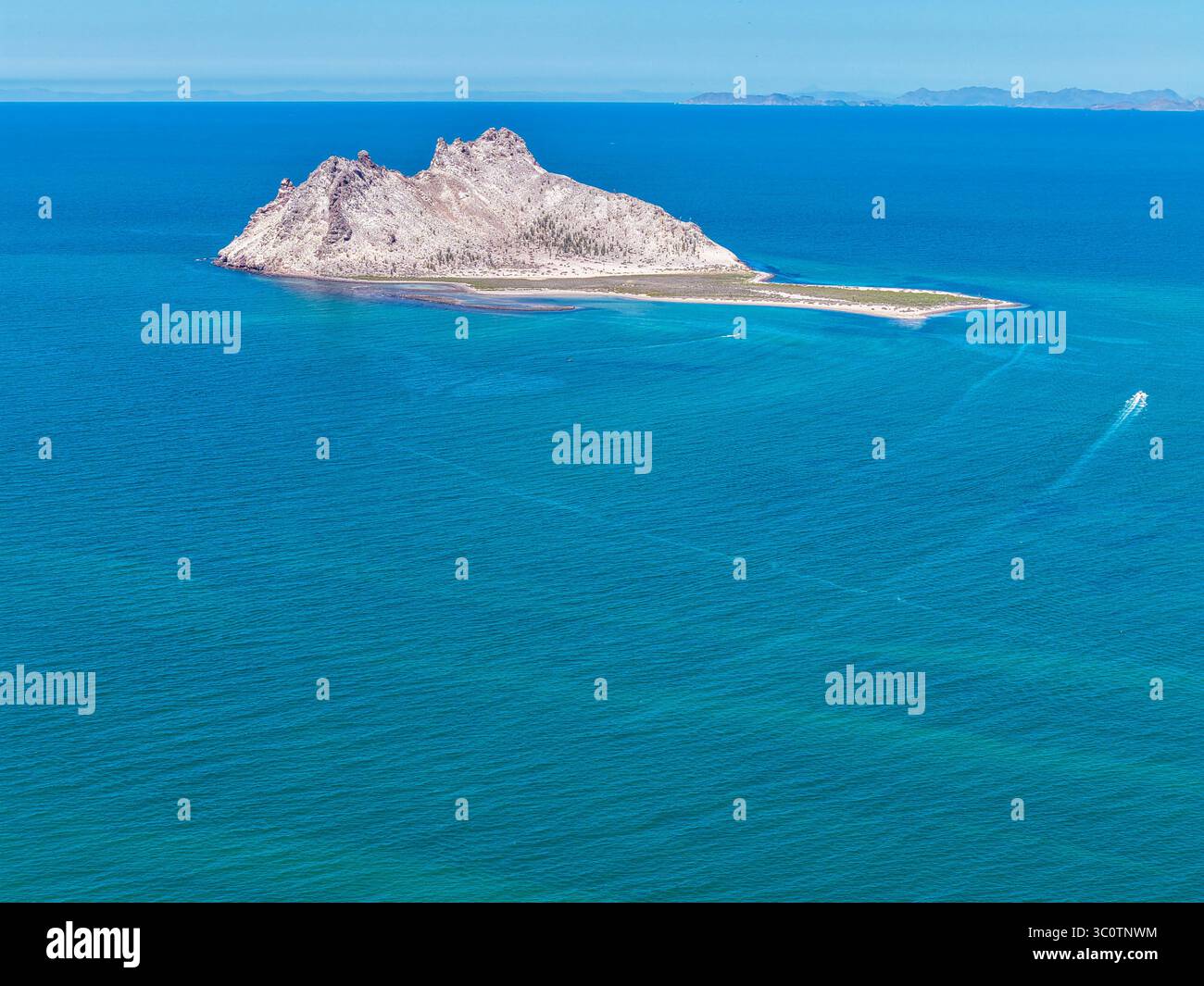 Alcatraz Island in der Kino Bay, in der Gemeinde Hermosillo, Teil des Golfs von Kalifornien, auch bekannt als das Meer von Cortez oder Bermejo Meer, in der zentralwestlichen Region des Bundesstaates Sonora, in der Sonora Wüste und an der Küste des Meeres von Cortez. Die mexikanische Stadt Kino Viejo (Foto: Luis Gutierrez/Norte Photo) Isla Alcatraz en Bahía de Kino en municipio de Hermosillo 2025, parte del golfo de California también como mar de Cortés o mar Bermejo, en la Región Centro-oeste del estado de Sonora, en la Zona del desierto sonorense y en la costa del mar de Cortés. pueblo mexica Stockfoto