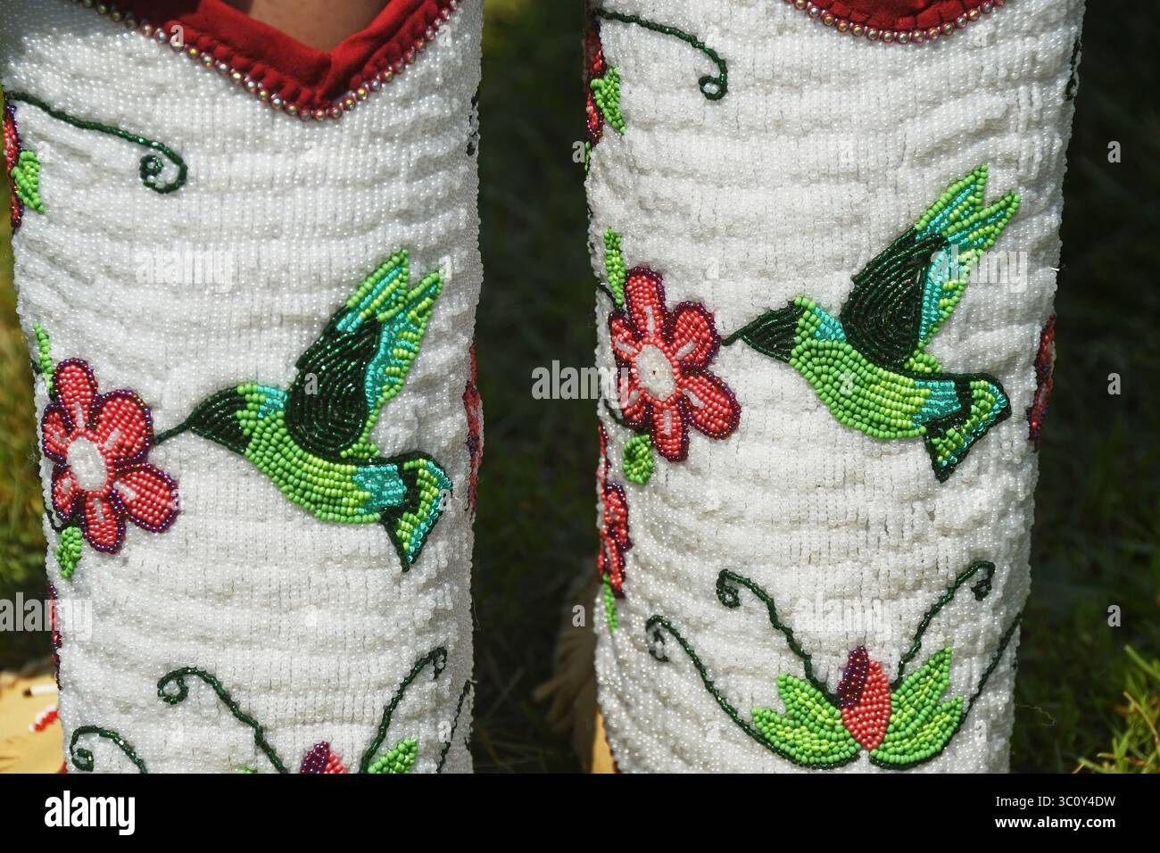 Pow-wow-Mokassin-Frau im amerikanischen Stil Stockfoto