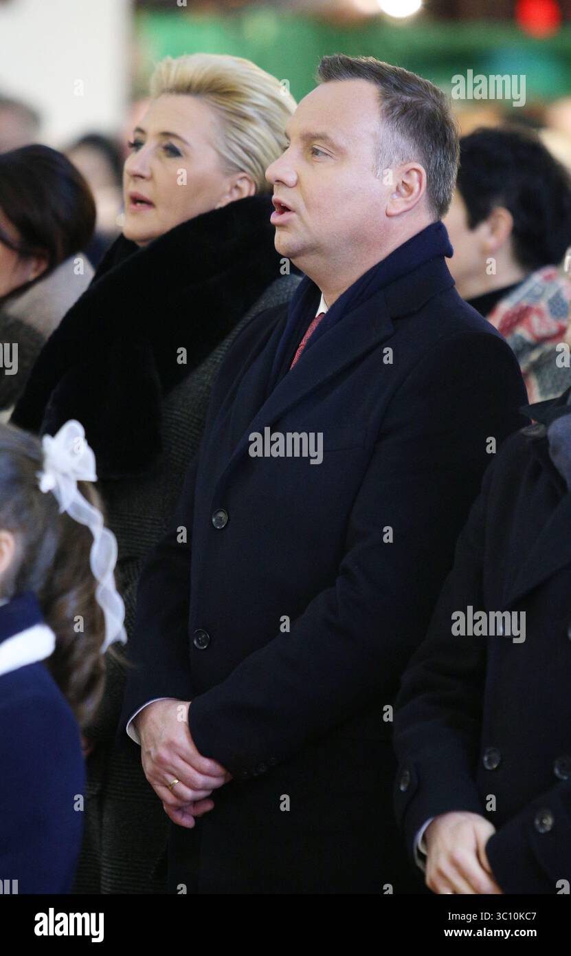 6. Januar 2019 – Wadowice, Polen – der polnische Präsident Andrzej Duda und die polnische First Lady Agata Kornhauser-Duda nehmen an der Heiligen Messe am Tag der Epiphanik Teil... nach polnischer Tradition geht die Epiphanienprozession der drei Weisen durch die meisten polnischen Städte. Sie feiert das Kommen der drei Könige mit ihren Gaben für das Jesuskind. (Foto: © Damian Klamka/ZUMA Wire) Stockfoto