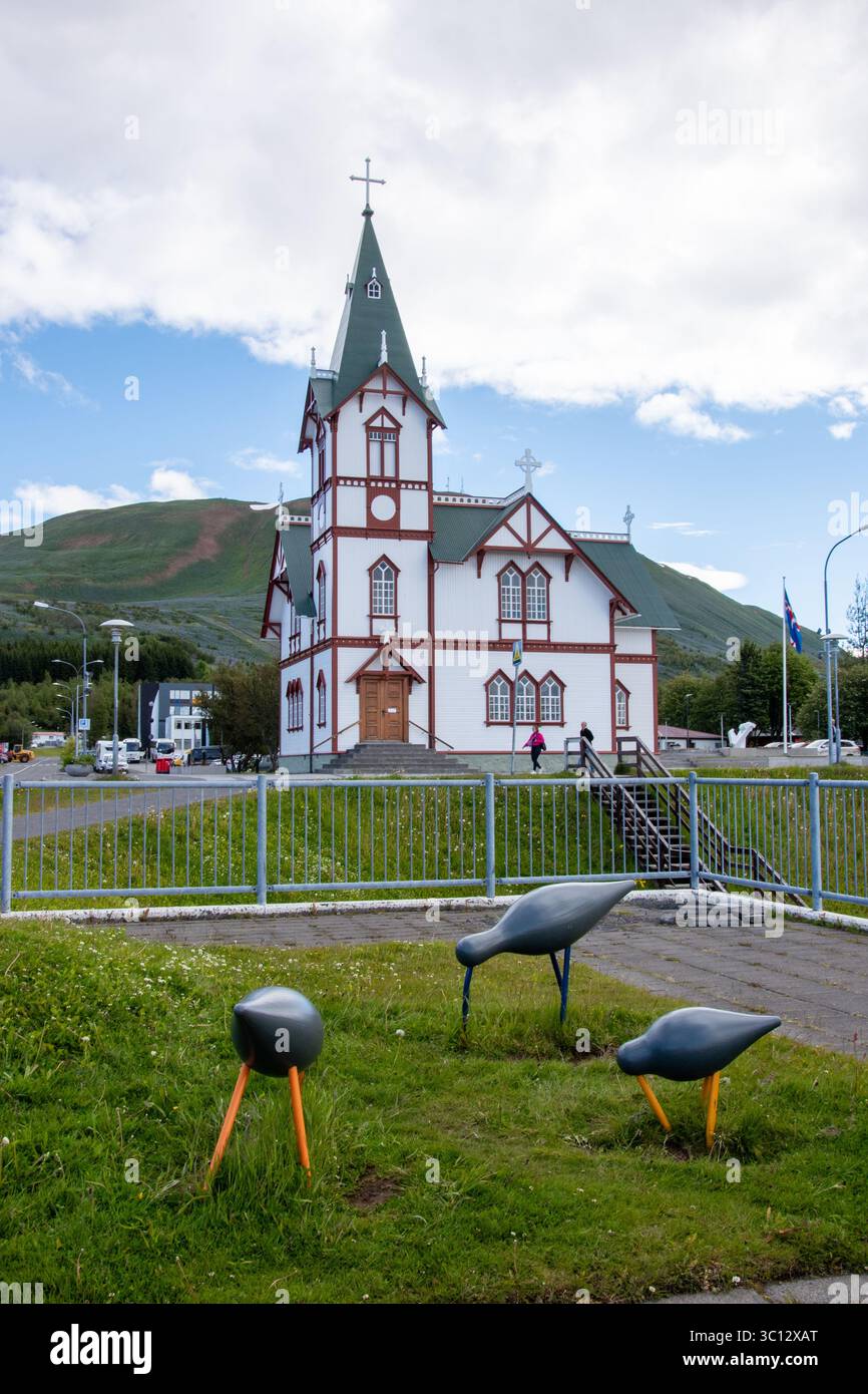 Island Wasserfälle eiskalte blaue Strände Vulkane Husavik Walfangwale Kirchenstatuen Stockfoto