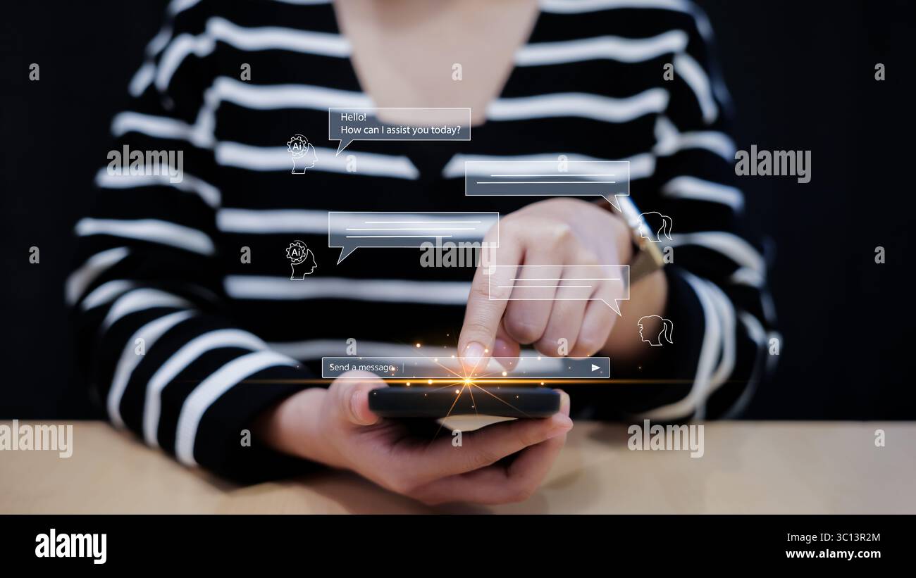 Frau, die mit KI-Künstlicher Intelligenz auf dem Handy chattet, indem sie Online-Technologie-Anwendung verwendet. Chatten Sie mit einem intelligenten Bot fragt Stockfoto