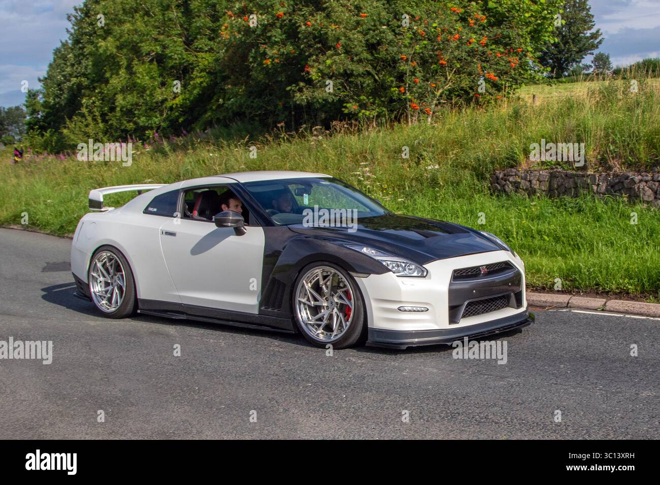 2014 weiß Nissan GT-R V6 S-A V6 549 Auto Car Coupé Benzinmotor 3799 ccm; High Performance, Sammler und Enthusiasten Motorshow. Kendal, Großbritannien Stockfoto