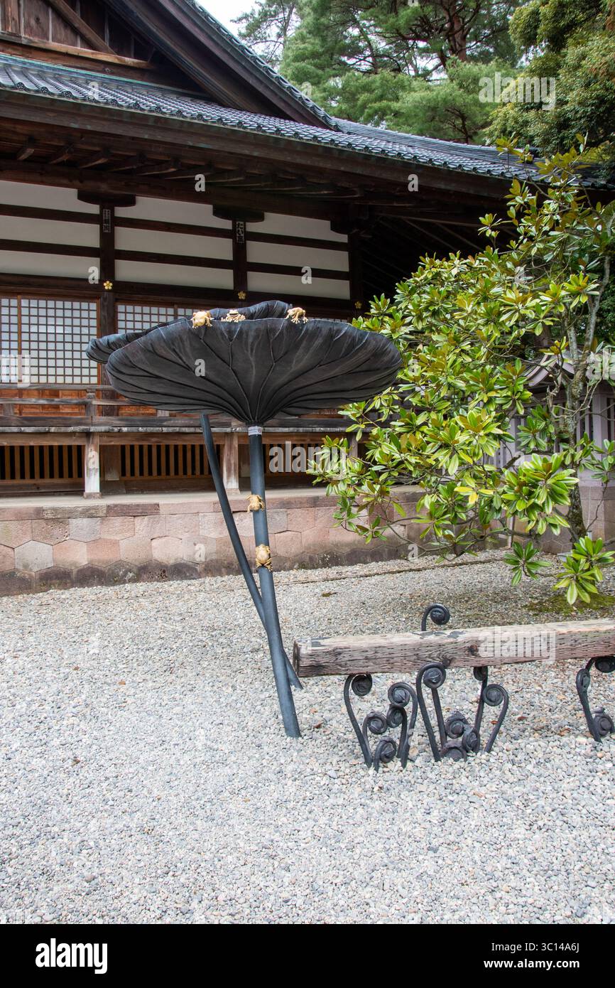 Kanazawa Japan Tempel Sakura Kirschbäume Parks Menschen Blumen Statuen Schrein Blüten Schloss Stockfoto