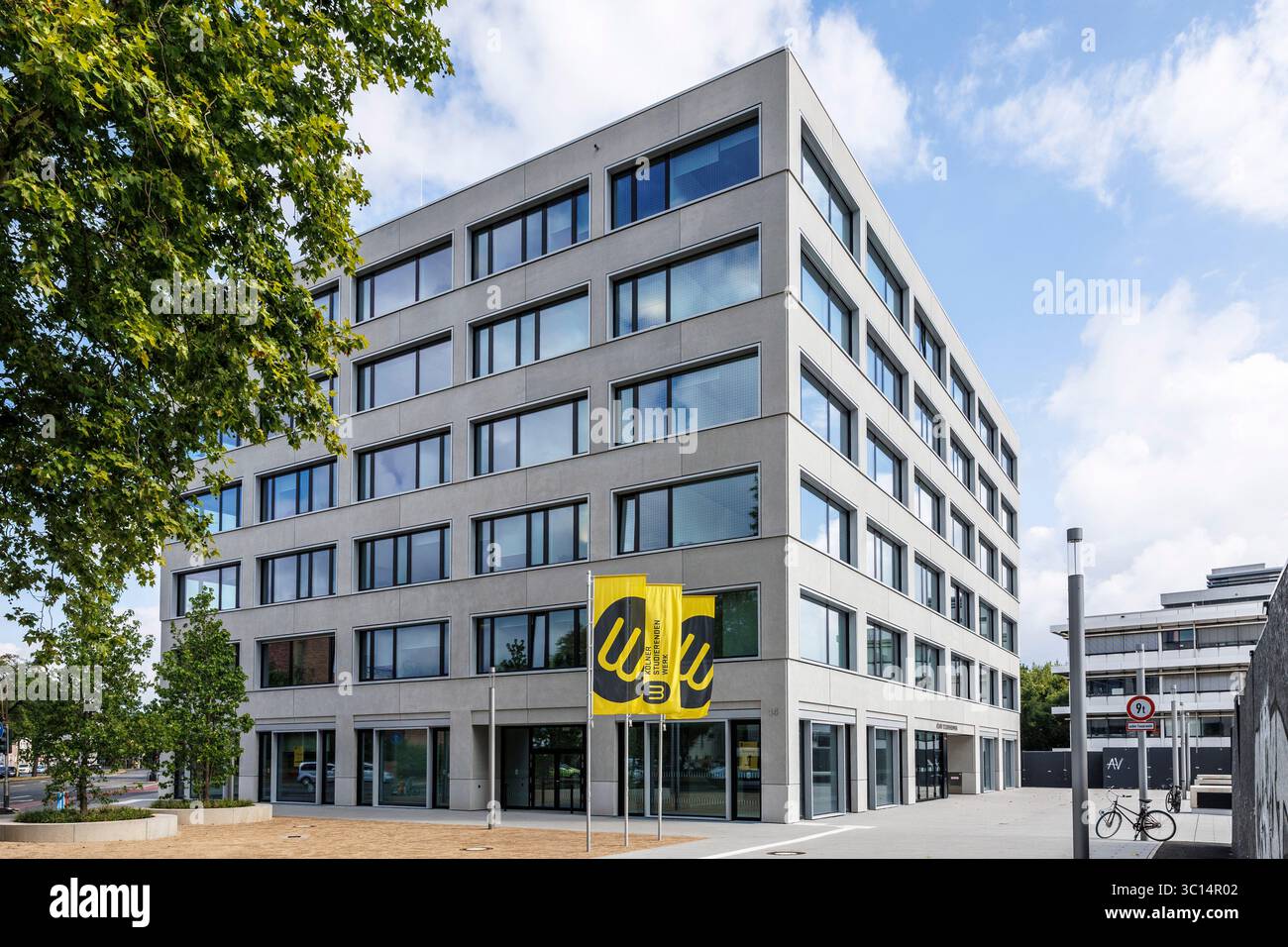 Dienstgebäude des Koelner Studierendenwerks in der UNIVERSITAETS-Straße im Stadtteil Lin Stockfoto