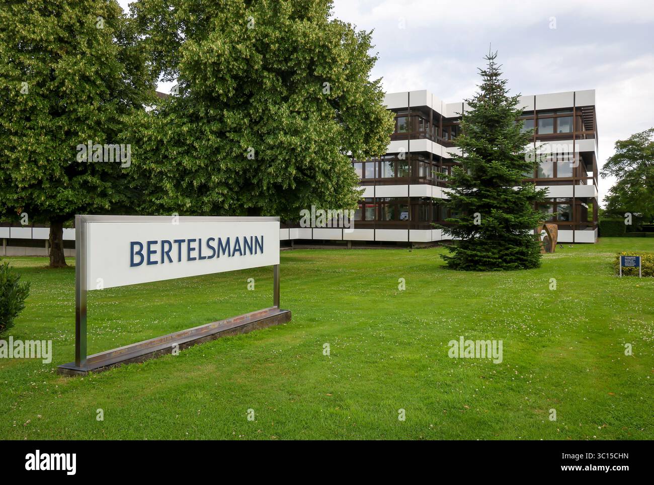 Guetersloh, Nordrhein-Westfalen, Deutschland - BERTELSMANN, Hauptsitz der Bertelsmann SE & Co. KGaA. Bertelsmann ist ein internationales Medien-, Dienstleistungs-, Stockfoto