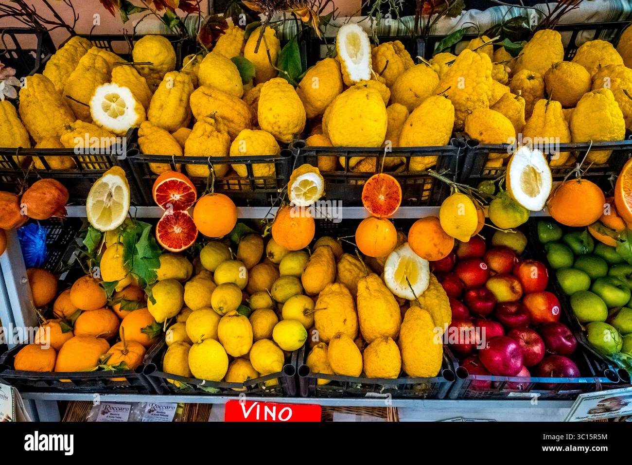 Gemüsestand und Verkaufskörbe, Orangen, Zitronen und Obst, Taormina, Süditalien, Europa, Sizilien, Italien Stockfoto