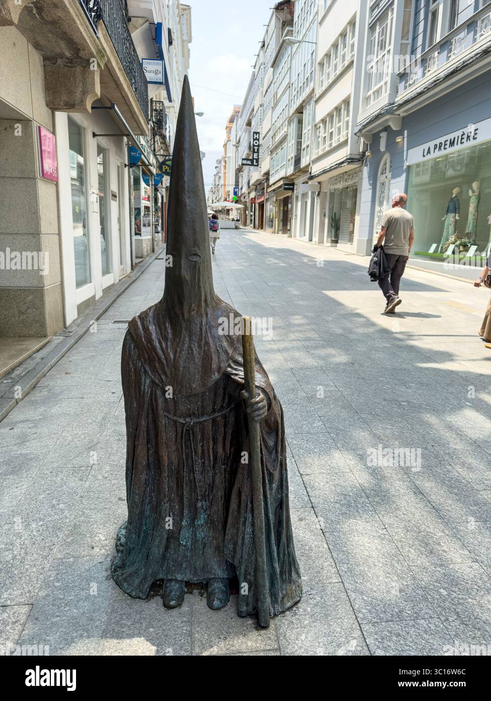 Monumento Al Cofrade, Rua Real, Ferrol, Provinz Coruña, Galicien, Spanien Stockfoto