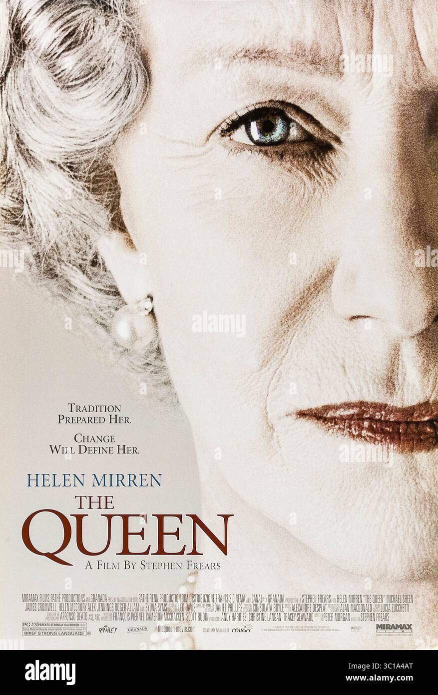 The Queen (2006) von Stephen Frears mit Helen Mirren, Michael Sheen und James Cromwell. Ein Blick hinter die Kulissen der Reaktion der britischen Königsfamilie auf den Tod von Prinzessin Diana, wobei der Schwerpunkt auf dem Kampf von Königin Elisabeth II. Liegt, Tradition und öffentliche Meinung in Einklang zu bringen. Foto eines Original-Posters aus dem Jahr 2006 (USA), das NUR FÜR REDAKTIONELLE ZWECKE VERWENDET WIRD. Quelle: BFA / Miramax Films Stockfoto