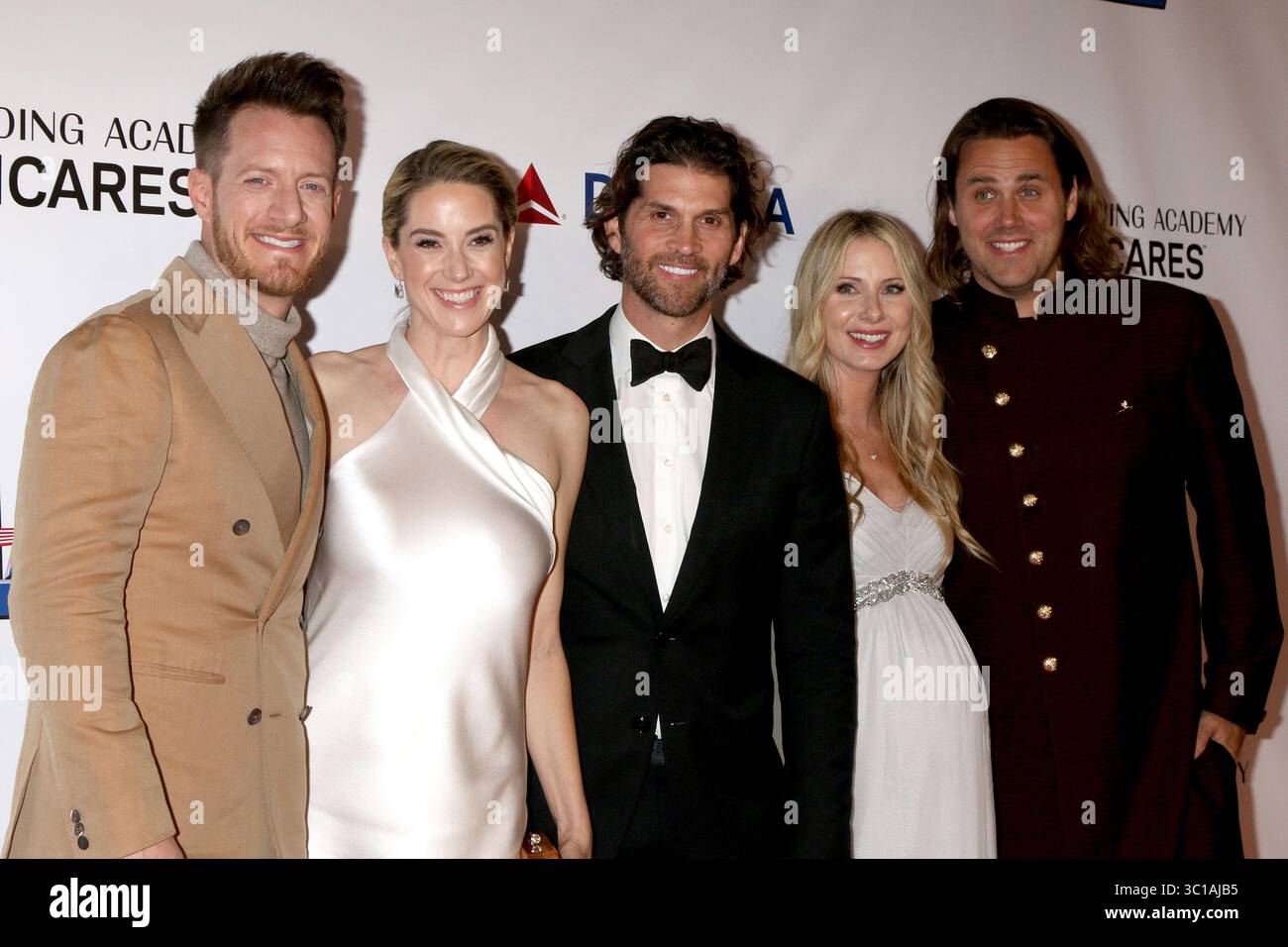 Februar 2019 - Los Angeles, CA, USA - LOS ANGELES - 8. Februar: Tyler Hubbard, Hayley Stommel, Gäste der MusiCares Person des Jahres Gala im LA Convention Center am 8. Februar 2019 in Los Angeles, CA (Kreditbild: © Kathy Hutchins Via ZUMA Wire) Stockfoto