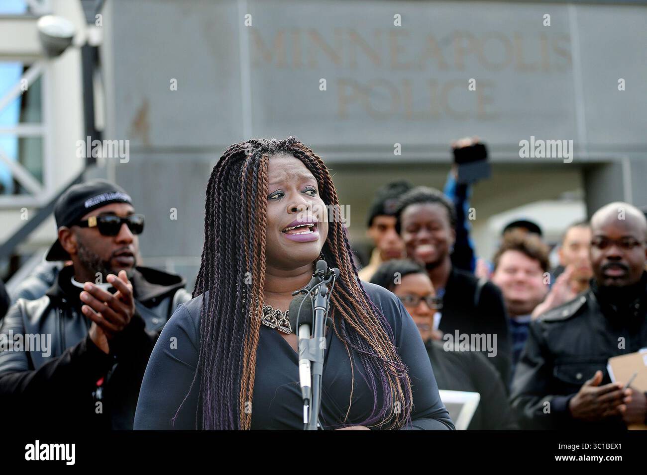 15. November 2016 – Nekima Levy-Pounds gab ihre Kandidatur für den Bürgermeister von Minneapolis am Dienstag, den 15. November 2016 in Minneapolis bekannt. (/STAR TRIBUNE) (Bild: Elizabeth Flores/Minneapolis Star Tribune/TNS via ZUMA Wire) Stockfoto