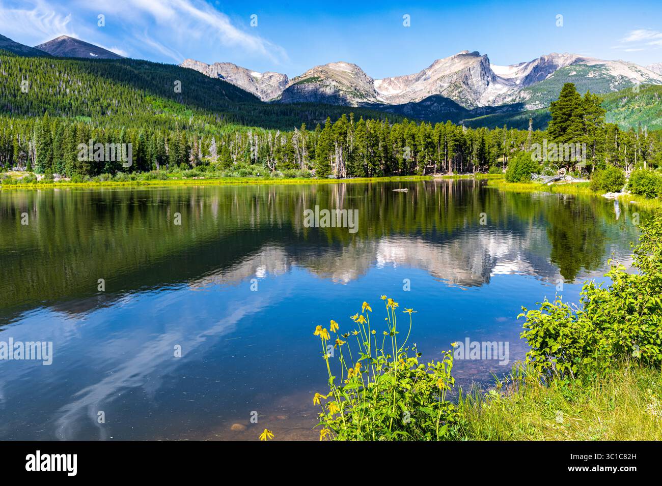 Sprague Lake am frühen Morgen im Rocky Mountain Nationalpark Stockfoto