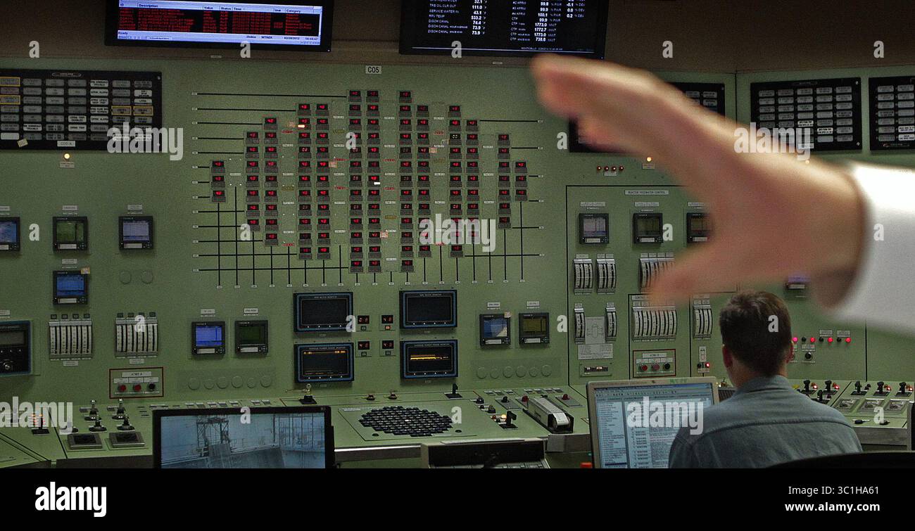 28. Februar 2012 - Monticello, MN, USA - im Schaltraum des Atomkraftwerks Monticello zeigt eine augenförmige Anzeige die Position der Kontrollstäbe im Kern der reactorâ an. Im Notfall können die Bor-Stäbe die nukleare Reaktion abschalten. Die Anlage ist ein kochendes Wasserreaktor, ähnlich denen, die bei der Katastrophe von Fukushima am 11. März 2011 beschädigt wurden. JIM (/STAR TRIBUNE) / 28. Februar 2012 / 9:00 UHR , Monticello, MN HINTERGRUNDINFORMATIONEN: Das Atomkraftwerk Monticello wird von Xcel Energy betrieben. Das 1971 eröffnete Kraftwerk erzeugt genug Strom, um fast eine halbe Million zu versorgen Stockfoto
