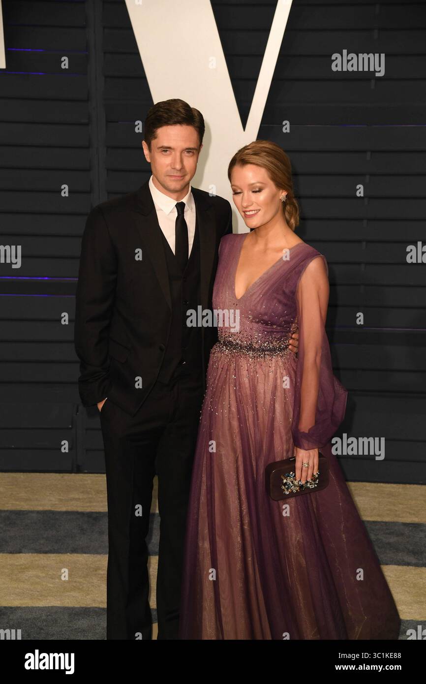 24. Februar 2019 – Los Angeles, Kalifornien, USA – LOS ANGELES, KALIFORNIEN – 24. FEBRUAR: Topher Grace und Ashley Hinshaw bei der Vanity Fair Oscar Party am 24. Februar 2019 in Los Angeles, Kalifornien. Foto: ImageSPACE (Foto: © Imagespace via ZUMA Wire) Stockfoto