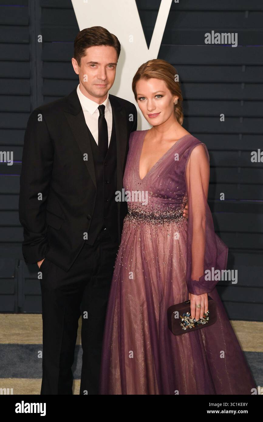 24. Februar 2019 – Los Angeles, Kalifornien, USA – LOS ANGELES, KALIFORNIEN – 24. FEBRUAR: Topher Grace und Ashley Hinshaw bei der Vanity Fair Oscar Party am 24. Februar 2019 in Los Angeles, Kalifornien. Foto: ImageSPACE (Foto: © Imagespace via ZUMA Wire) Stockfoto