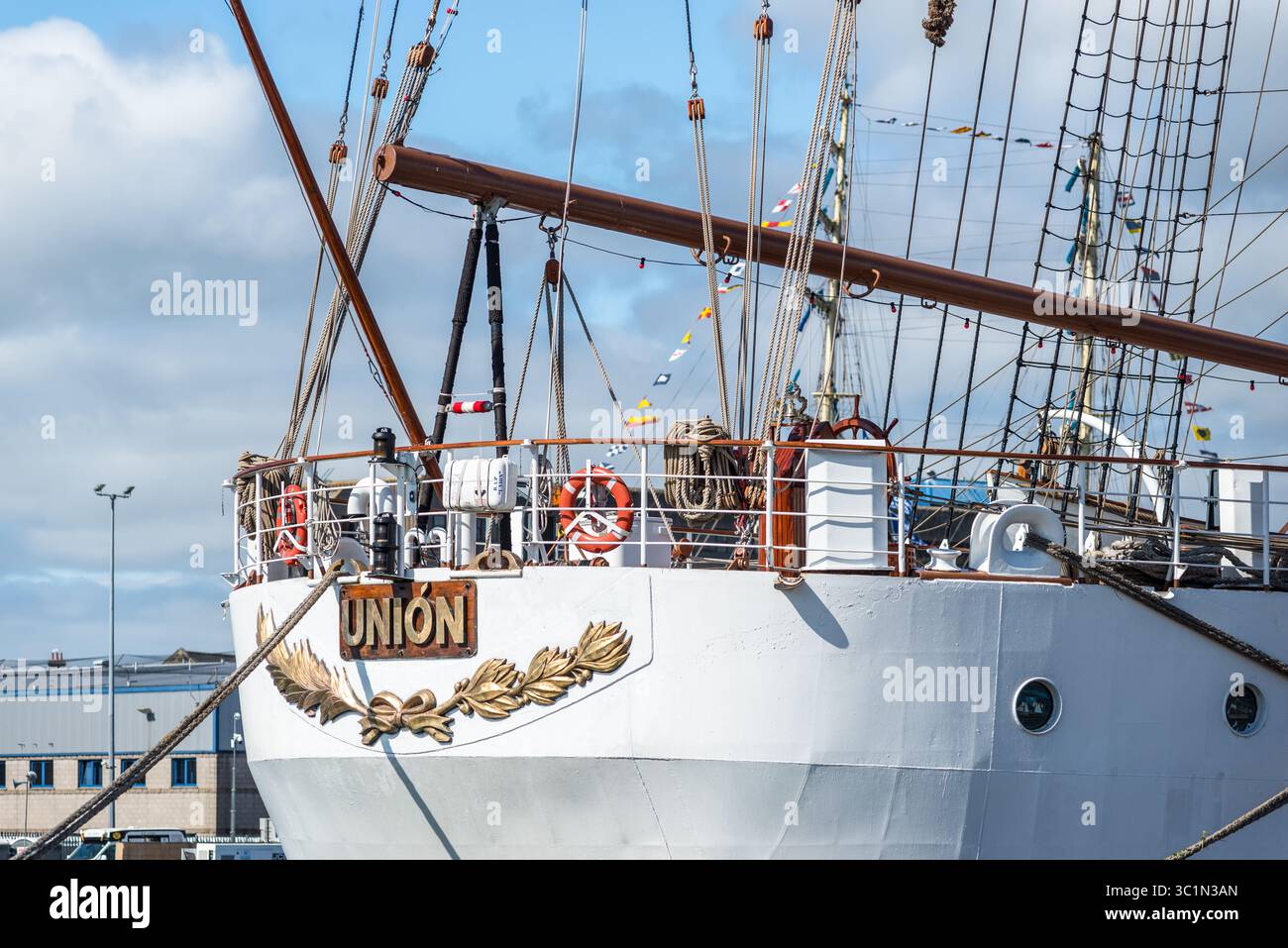 Aberdeen, Schottland, Vereinigtes Königreich - 18. Juli 2025: Schiffe, die an den Tall Ships-Rennen 2025 teilnehmen, kommen in Aberdeen an. Segelschiff B.A.P. UN Stockfoto